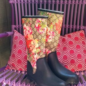 Gucci Rainboots!